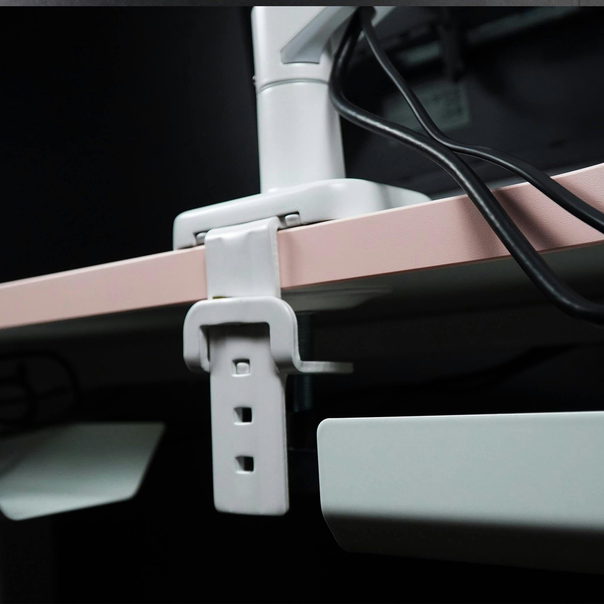 LeetDesk Triple monitor arm for gaming desks - photo of the base