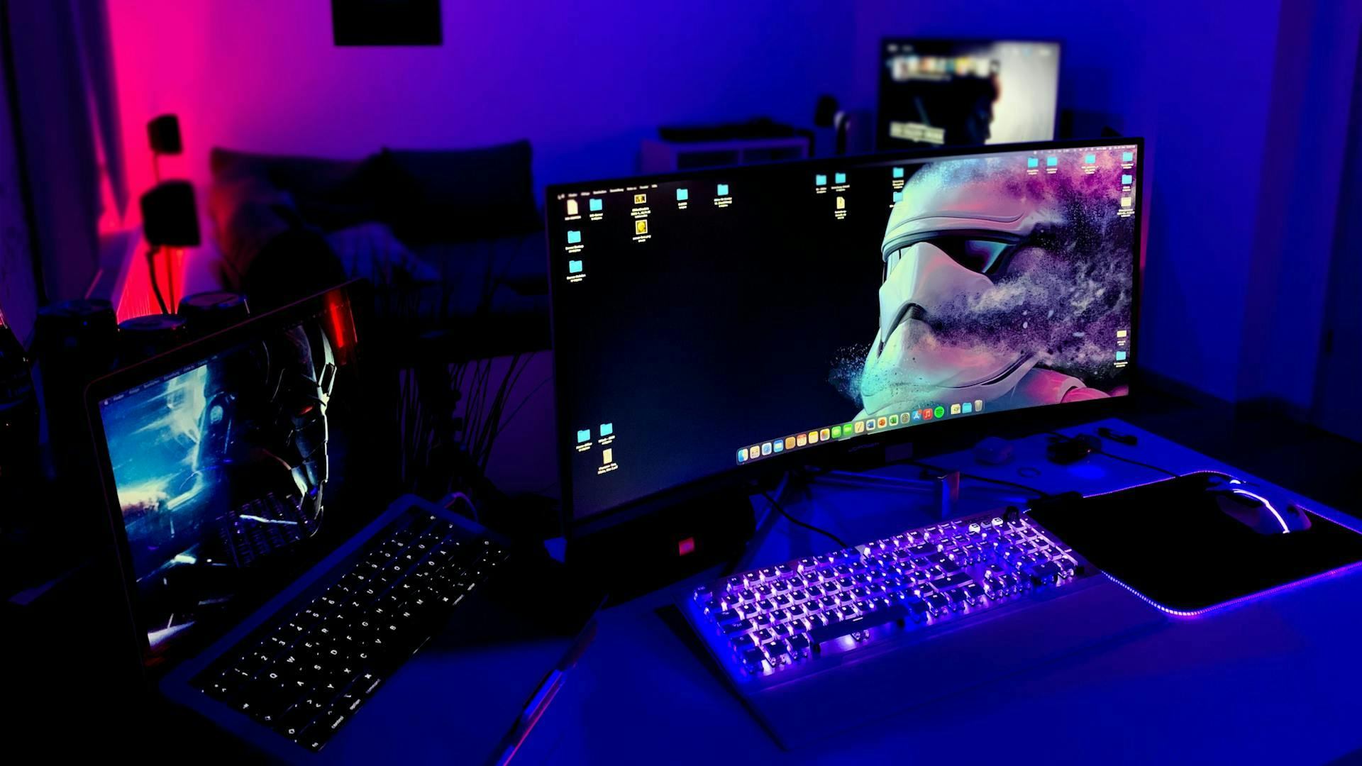 Many gaming LED elements in one setup with LED keyboard, LED mouse and background LED lighting 