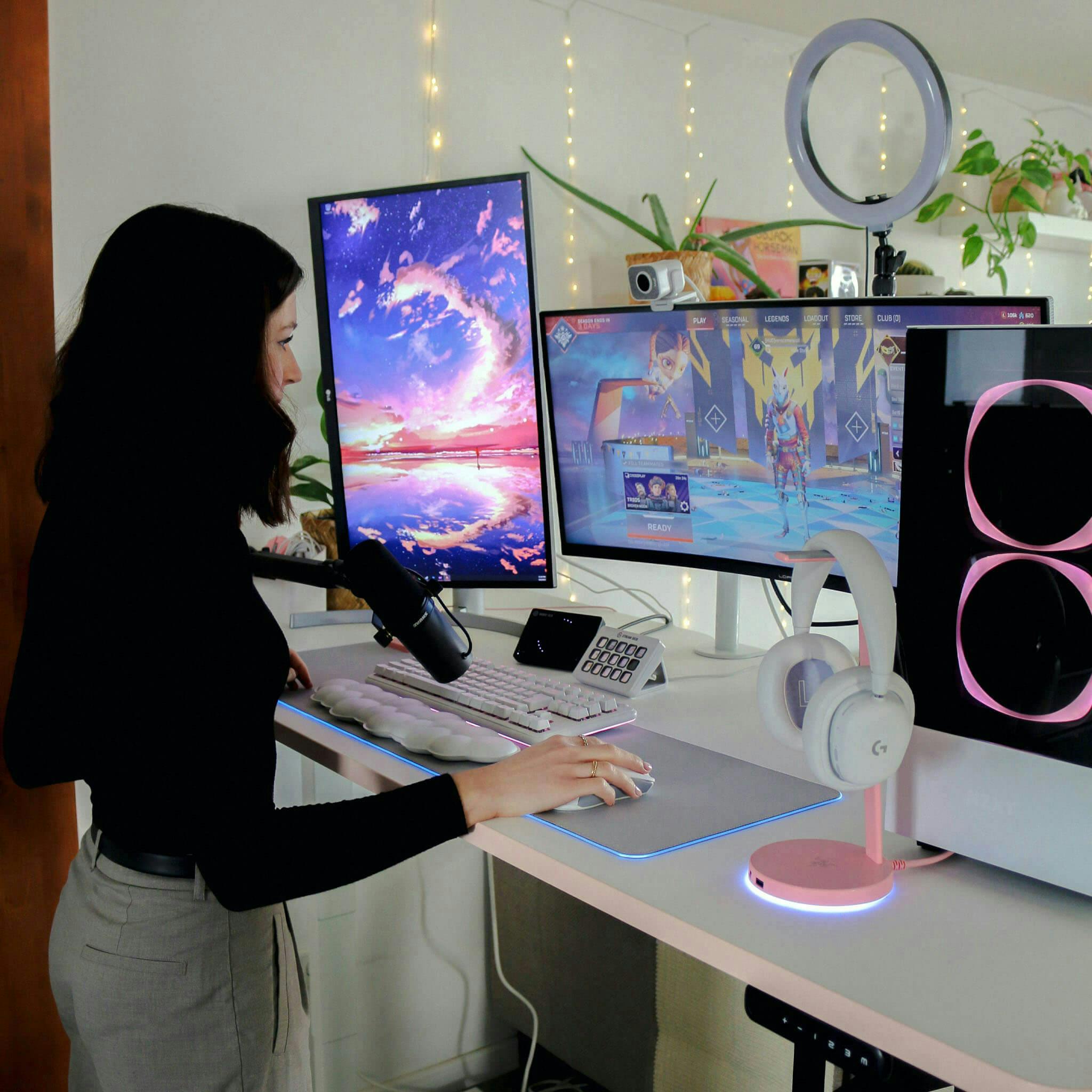 Stojące biurka gamingowe w kolorze białym od LeetDesk.
