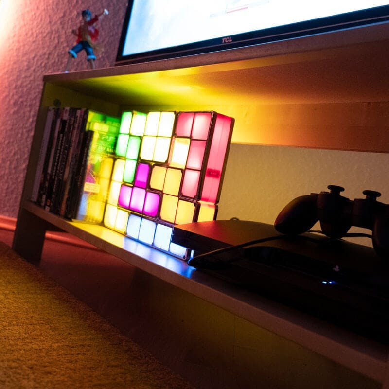 Diese kleine "Tetris" Lampe lässt sich nach belieben umformen | Credit: LeetDesk