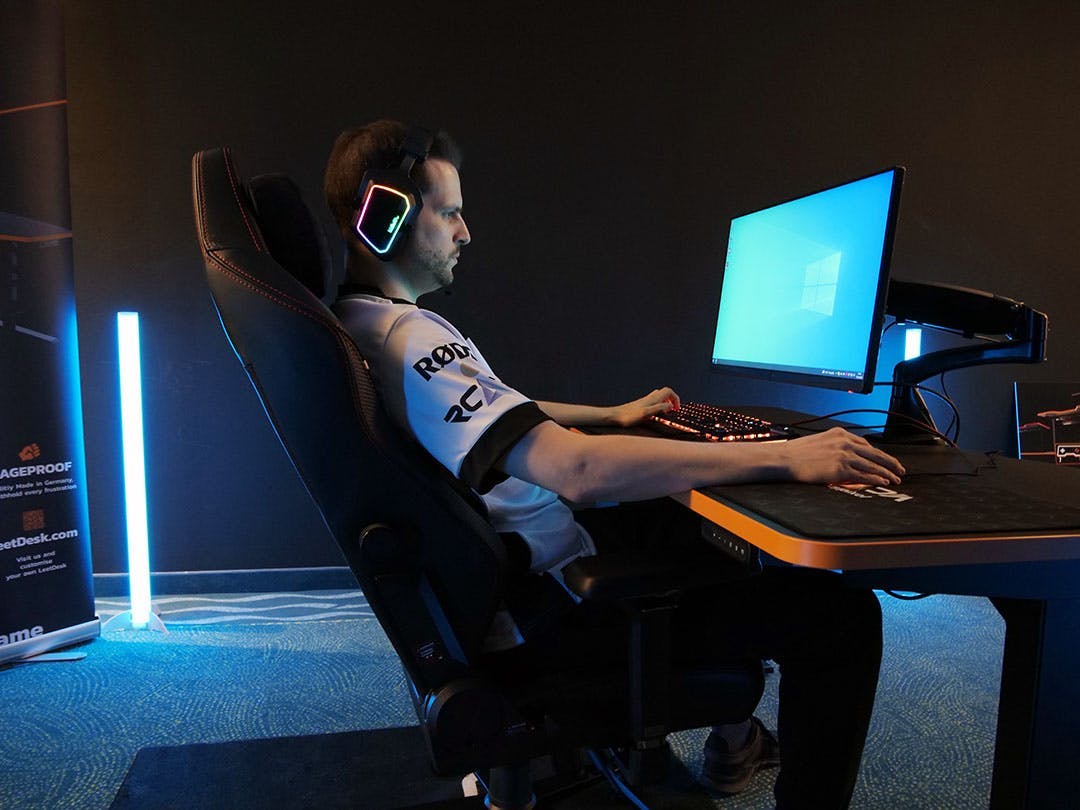 As long as you specify your gaming desk as an "ergonomic height-adjustable desk", these points also apply to gaming desks | Credit: LeetDesk